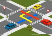 در تقاطع شکل زیر کدام اتومبیل حق تقدم دارد